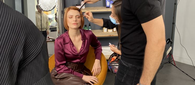 Backstage tournage Élodie Frégé pour L'Oréal Professionnel